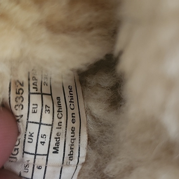 Ugg   short boats size 6 US - Picture 8 of 11